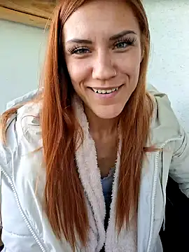 Snapshot of SlimBellaa chatting on September 23, 9:29 am SlimBellaa online show from September 23, 9:29 am