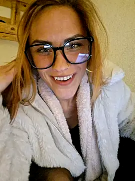 Snapshot of SlimBellaa chatting on October 17, 9:07 pm SlimBellaa online show from October 17, 9:07 pm