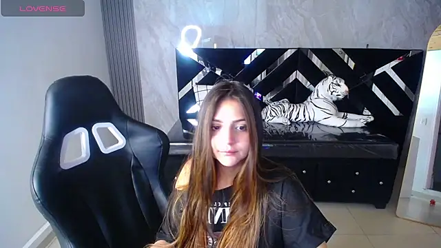 Snapshot of emily_cooper_t chatting on September 17, 3:15 am emily cooper t online show from September 17, 3:15 am