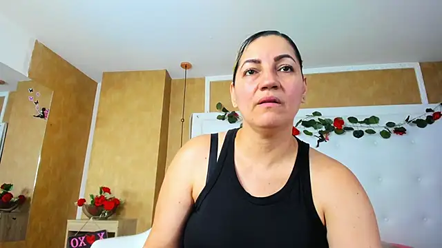 Heidy milf online show from May 6, 8:24 pm