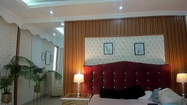 Sophie Calloway online show from October 7, 2:32 pm