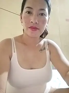 wildxxxGia online show from October 31, 1:26 pm