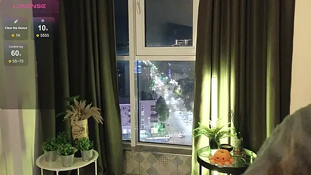 DebiHenks online show from October 28, 5:30 pm