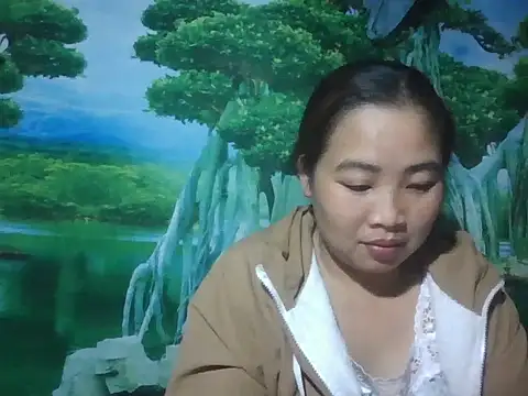Snapshot of PhamPhung chatting on October 8, 1:37 pm PhamPhung online show from October 8, 1:37 pm