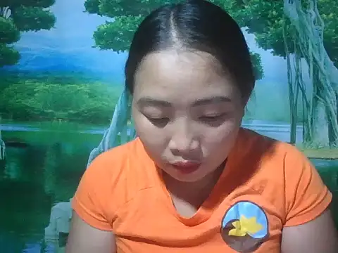 Snapshot of PhamPhung chatting on October 2, 2:55 pm PhamPhung online show from October 2, 2:55 pm
