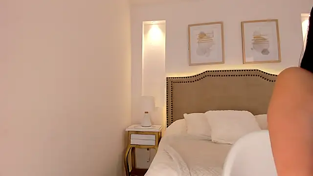 Amy azaela online show from December 15, 10:15 pm