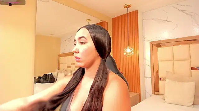 julieta rosee online show from April 16, 11:18 pm