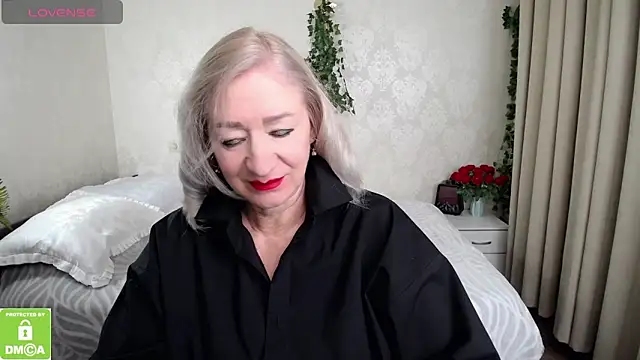 hunters woman online show from February 21, 5:02 pm