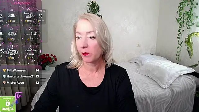 Snapshot of hunters_woman chatting on September 29, 4:23 pm hunters woman online show from September 29, 4:23 pm