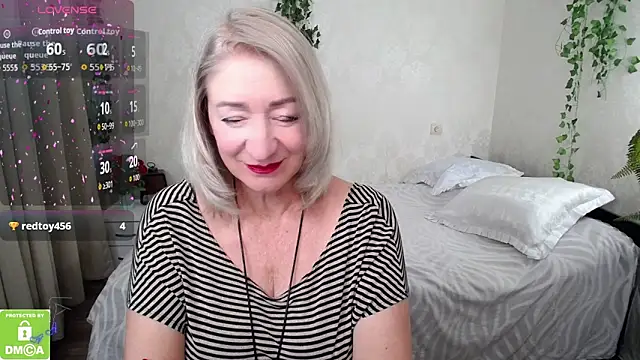 Snapshot of hunters_woman chatting on October 8, 2:10 pm hunters woman online show from October 8, 2:10 pm