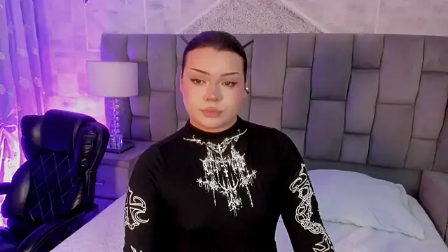 Maxxxine1 online show from April 19, 12:32 am