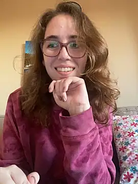 Snapshot of sweetsocalgirl chatting on October 16, 1:30 am sweetsocalgirl online show from October 16, 1:30 am