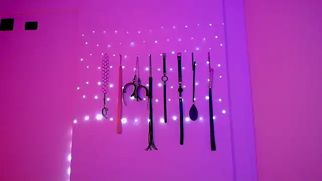 nina kink online show from April 9, 8:25 pm