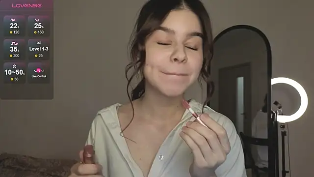 Snapshot of sladkoezzzka chatting on September 17, 5:11 pm sladkoezzzka online show from September 17, 5:11 pm