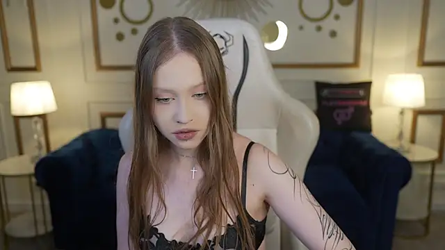 Esmie Smile online show from November 14, 7:47 pm