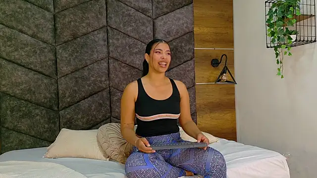 RiriiBrunette   online show from December 1, 8:11 pm