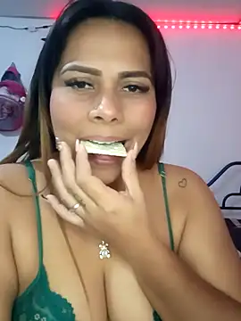Snapshot of camila_rogue chatting on September 14, 3:32 pm camila rogue online show from September 14, 3:32 pm