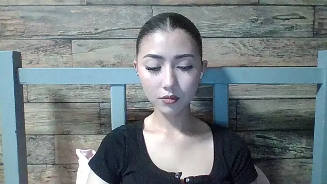 Virginia Hicks online show from November 30, 8:46 pm