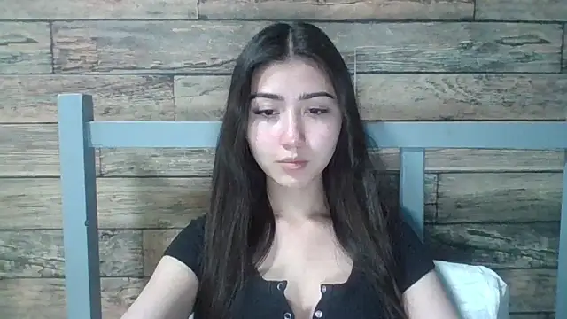 Virginia Hicks online show from December 20, 4:11 pm