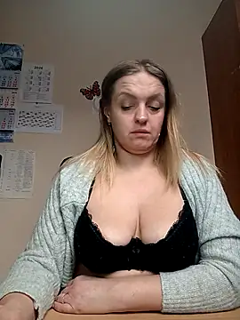 Ami Foxy online show from April 2, 11:40 am