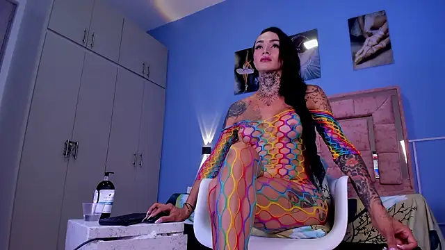 isabela-nix online show from February 13, 8:10 pm