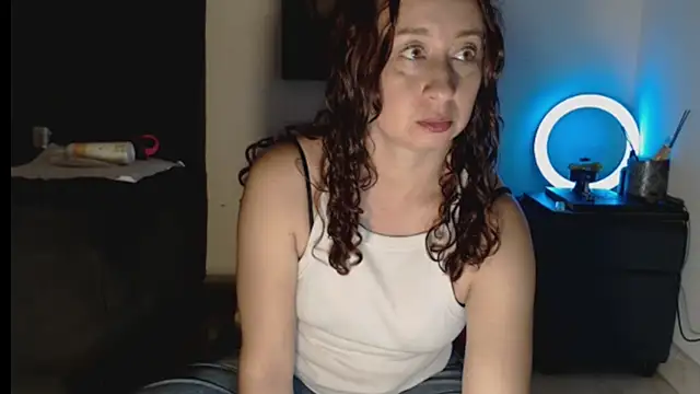 Milf Valeria online show from February 3, 6:56 pm