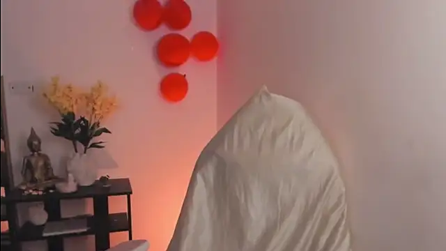 EmaTramel online show from September 19, 8:52 pm