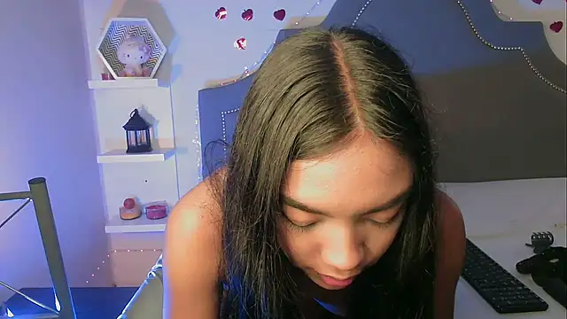 pocahontamoon online show from January 7, 6:11 pm