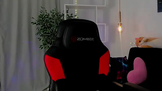 NoraHaynes online show from October 5, 3:22 am