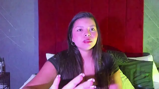 Snapshot of SiennaMonroe_ chatting on September 15, 12:30 am SiennaMonroe online show from September 15, 12:30 am