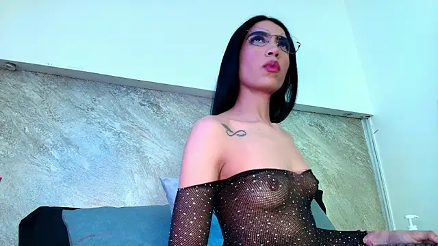 Dixie grey1 online show from April 18, 2:52 pm