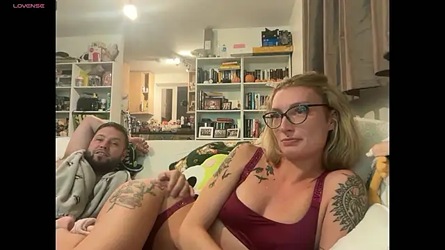 Snapshot of harleyblair chatting on October 14, 10:34 pm harleyblair online show from October 14, 10:34 pm