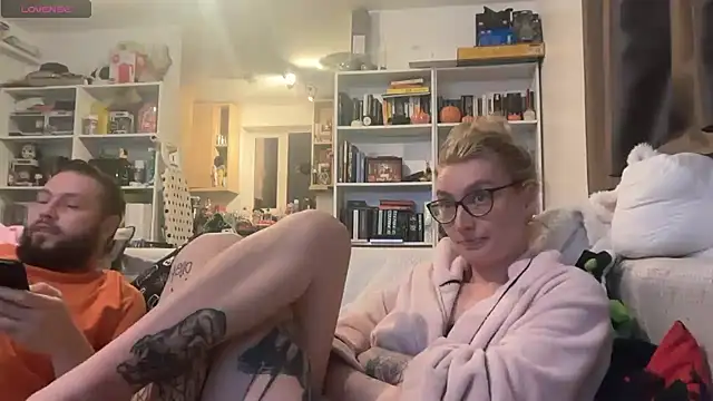 Snapshot of harleyblair chatting on September 15, 10:50 pm harleyblair online show from September 15, 10:50 pm