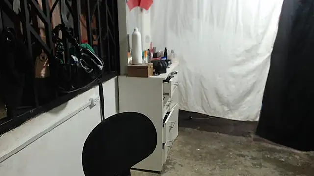 annie clark2 online show from November 4, 9:31 pm