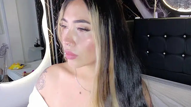  ManuVeelez online show from November 11, 4:41 am