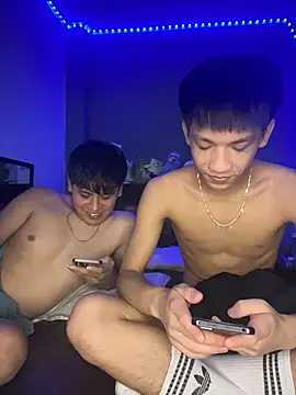 Kailertwink online show from April 12, 2:58 am