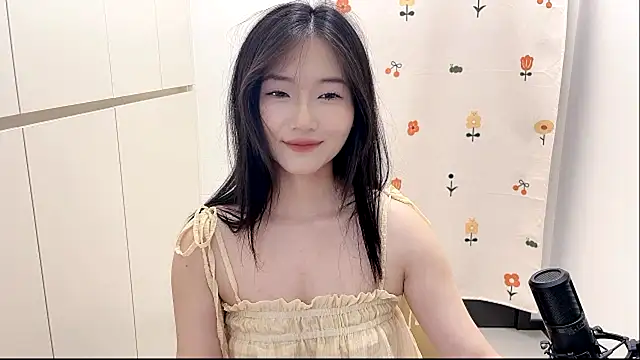 Snapshot of Rosalind_xixi chatting on September 11, 1:55 pm Rosalind xixi online show from September 11, 1:55 pm