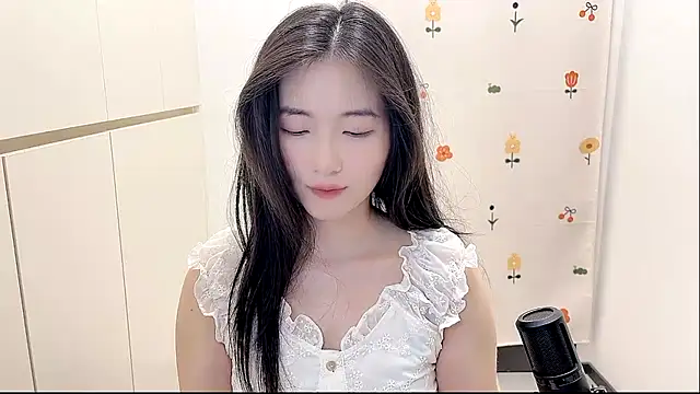Snapshot of Rosalind_xixi chatting on October 7, 1:59 pm Rosalind xixi online show from October 7, 1:59 pm
