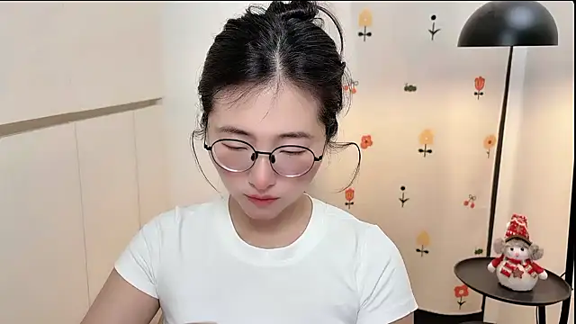 Rosalind xixi online show from April 12, 1:03 pm