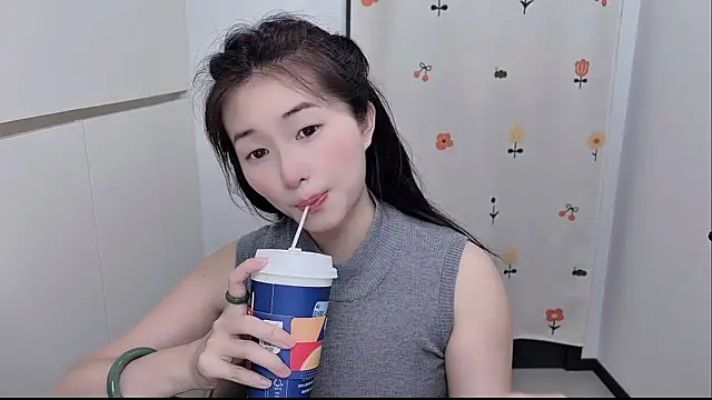 Rosalind xixi online show from June 15, 7:52 am