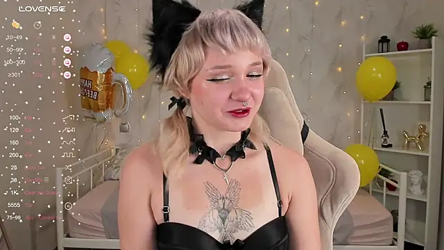 Snapshot of Tori_Cutie chatting on October 1, 12:04 am Tori Cutie online show from October 1, 12:04 am
