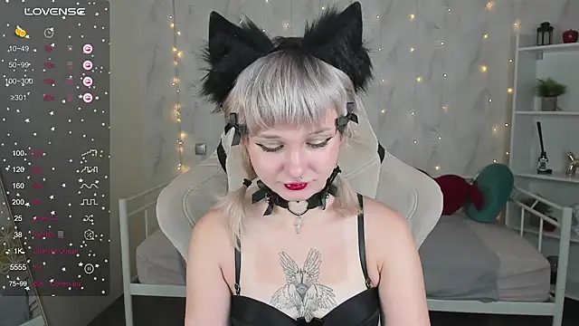 Snapshot of Tori_Cutie chatting on October 8, 12:15 am Tori Cutie online show from October 8, 12:15 am