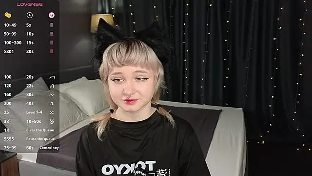 Tori Cutie online show from November 20, 12:11 am