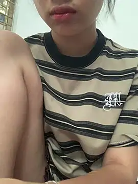Nguyenha11 online show from June 2, 8:48 am