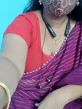 Snapshot of yelmaji91 chatting on October 12, 5:32 am yelmaji91 online show from October 12, 5:32 am