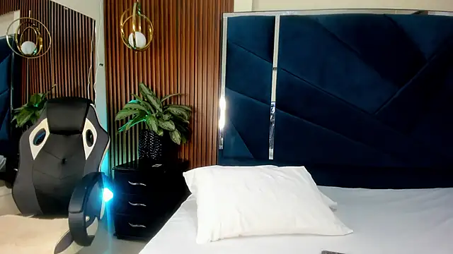 Snapshot of KikaDuque chatting on September 18, 7:56 pm KikaDuque online show from September 18, 7:56 pm