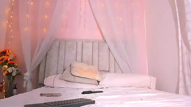 Rachellcooperrr online show from October 25, 9:32 pm