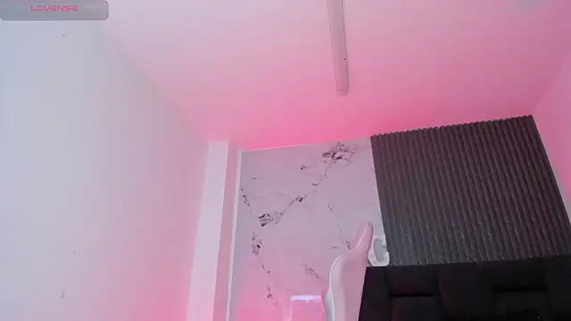 chloesagee online show from June 11, 12:32 am