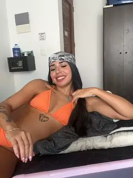 sweetbrunette22 online show from July 28, 8:52 pm