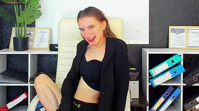 Snapshot of kaleriyaa_ chatting on September 29, 1:32 am kaleriyaa online show from September 29, 1:32 am